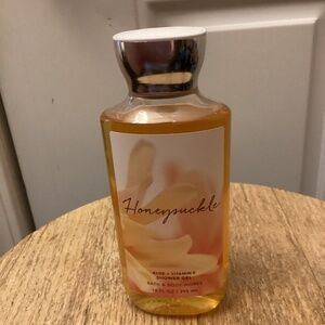 New Bath & Body Works Honeysuckle Shower Gel